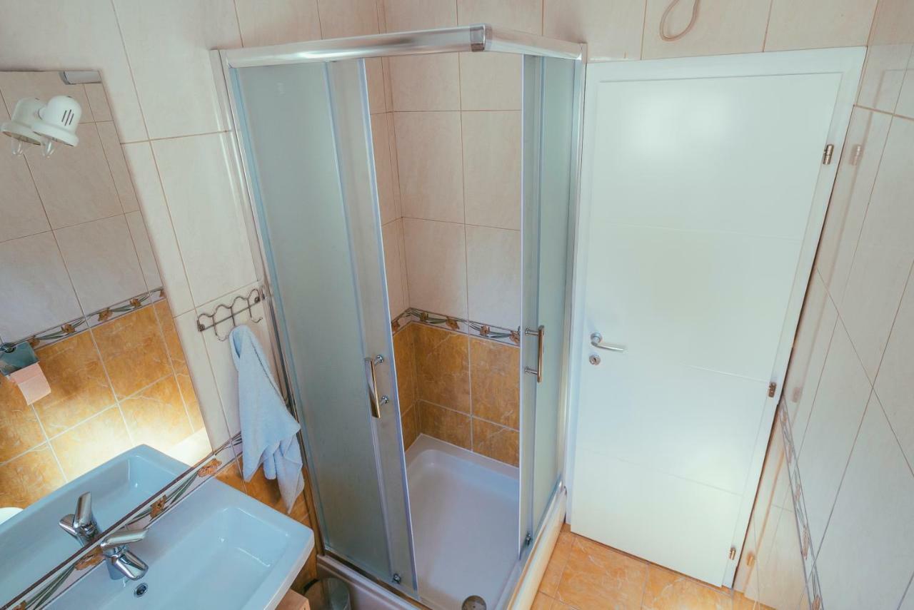 Villa Relax Veliki Drvenik Luaran gambar