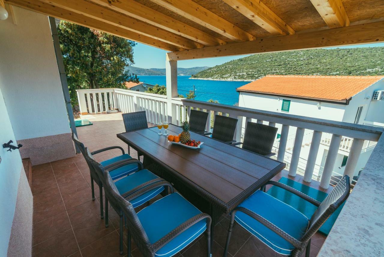 Villa Relax Veliki Drvenik Luaran gambar