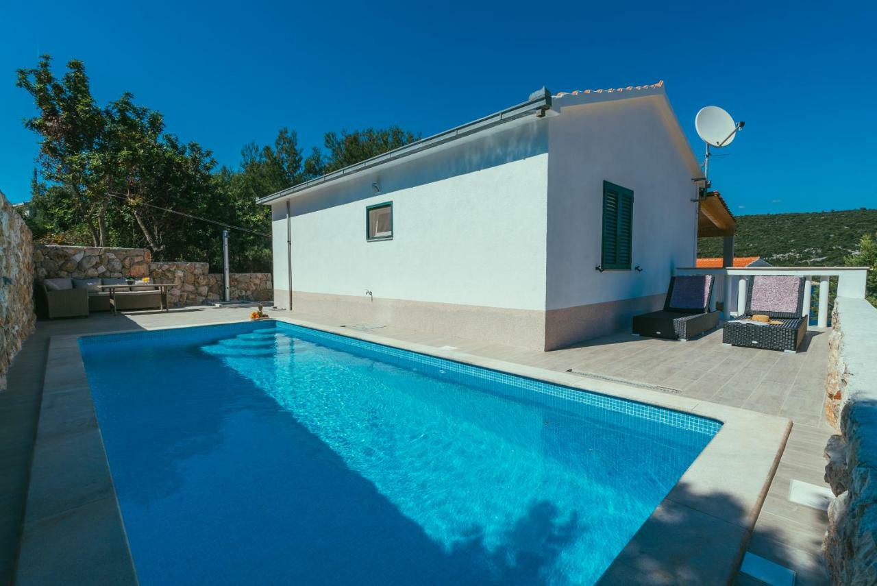 Villa Relax Veliki Drvenik Luaran gambar