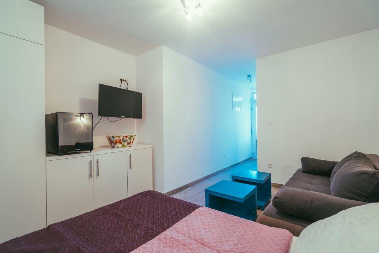 Villa Relax Veliki Drvenik Luaran gambar