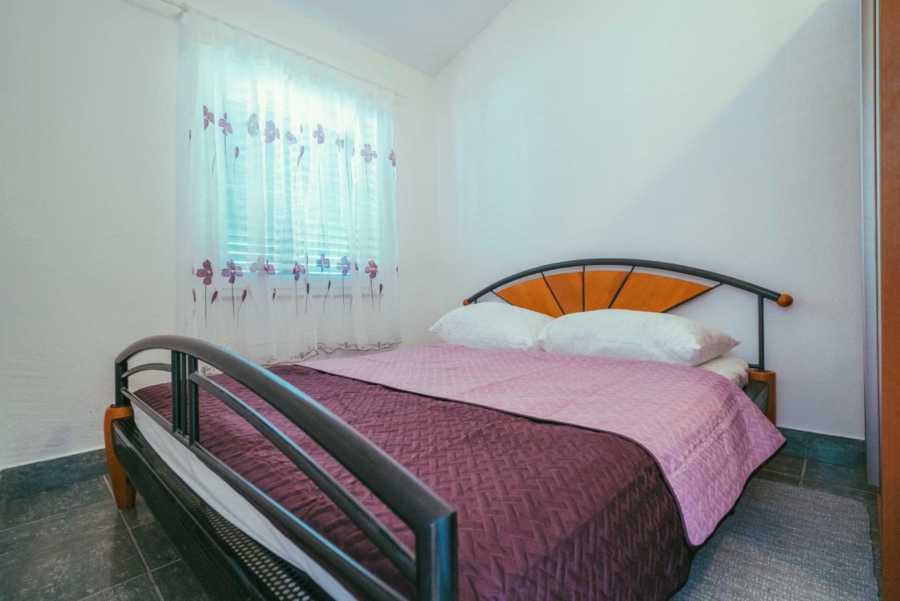 Villa Relax Veliki Drvenik Luaran gambar