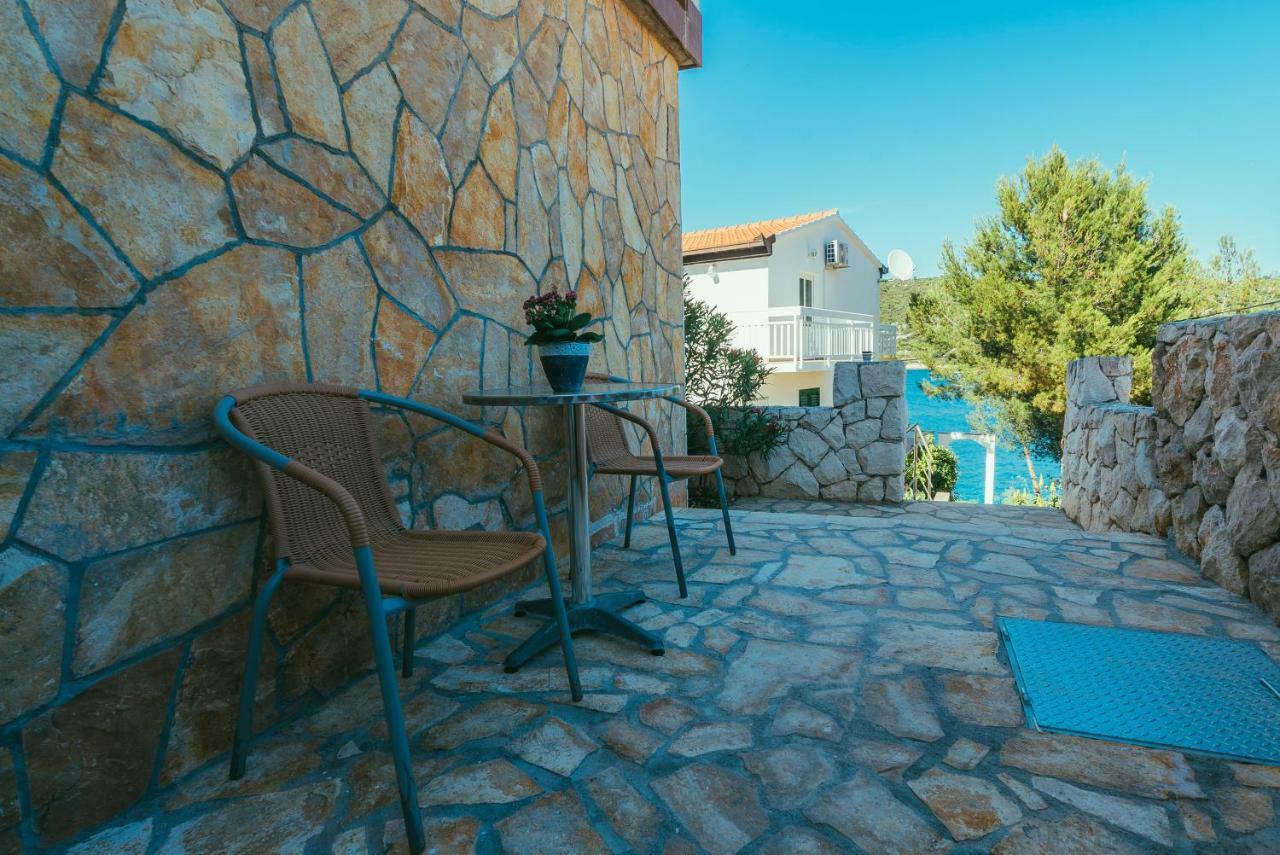 Villa Relax Veliki Drvenik Luaran gambar