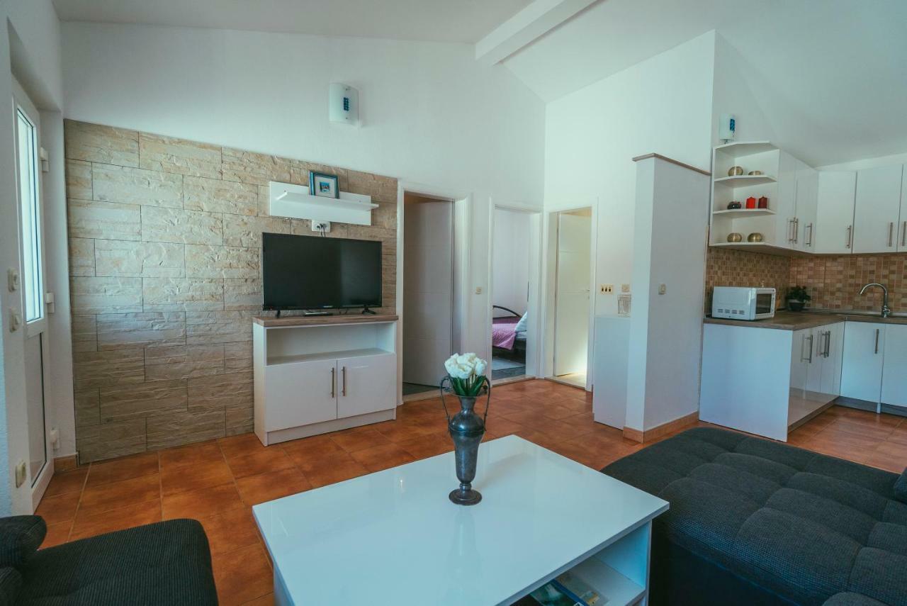 Villa Relax Veliki Drvenik Luaran gambar