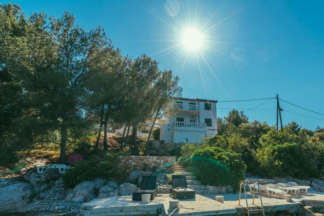 Villa Relax Veliki Drvenik Luaran gambar