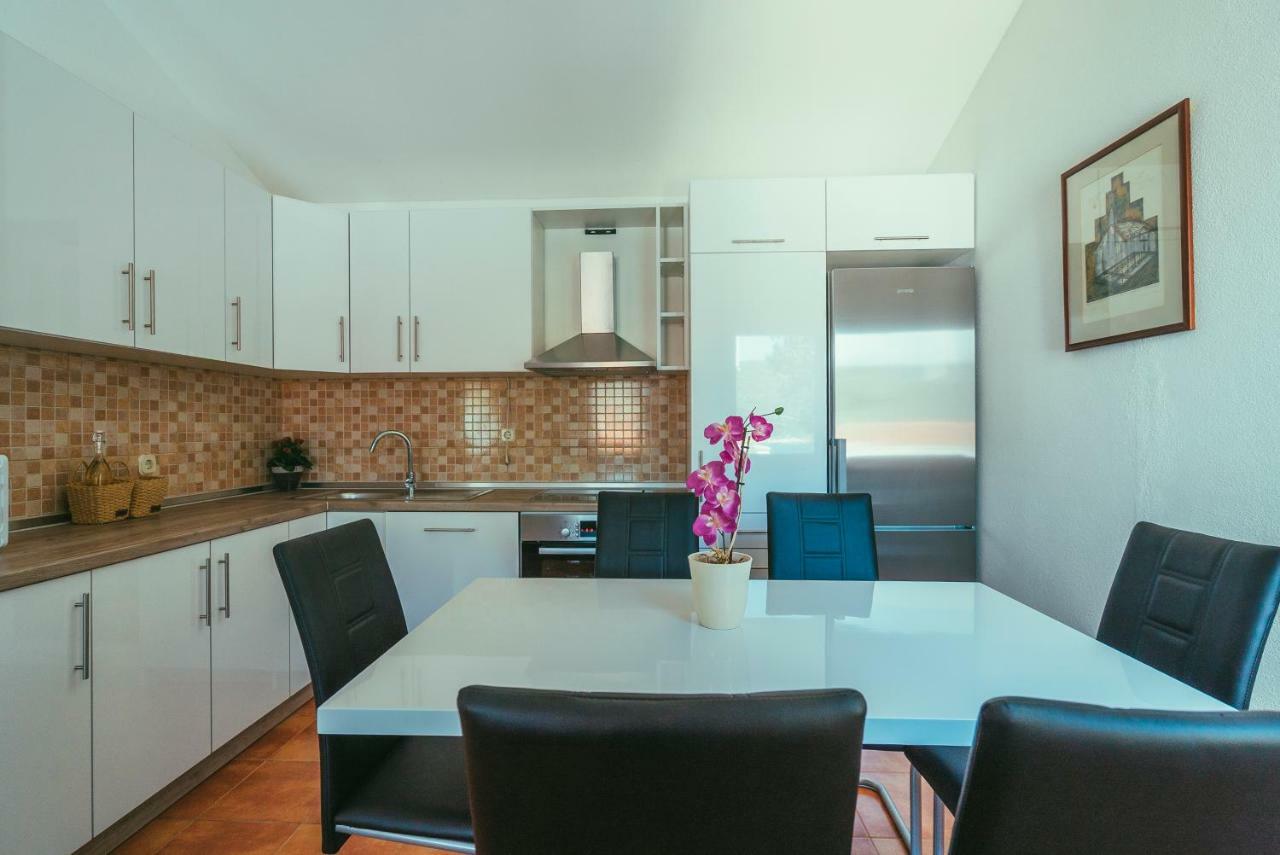Villa Relax Veliki Drvenik Luaran gambar