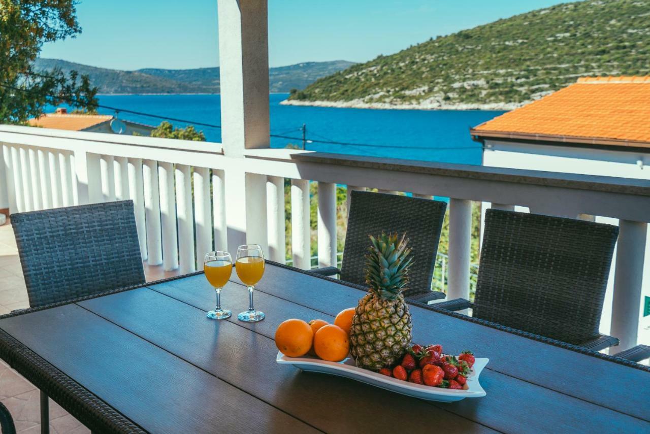 Villa Relax Veliki Drvenik Luaran gambar